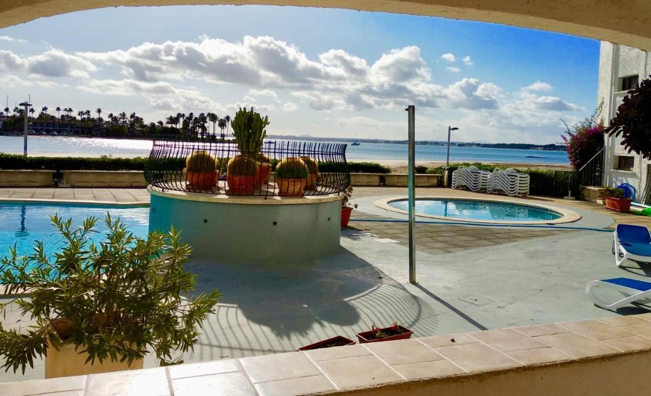 Miro 97 Beachfront Apartment *